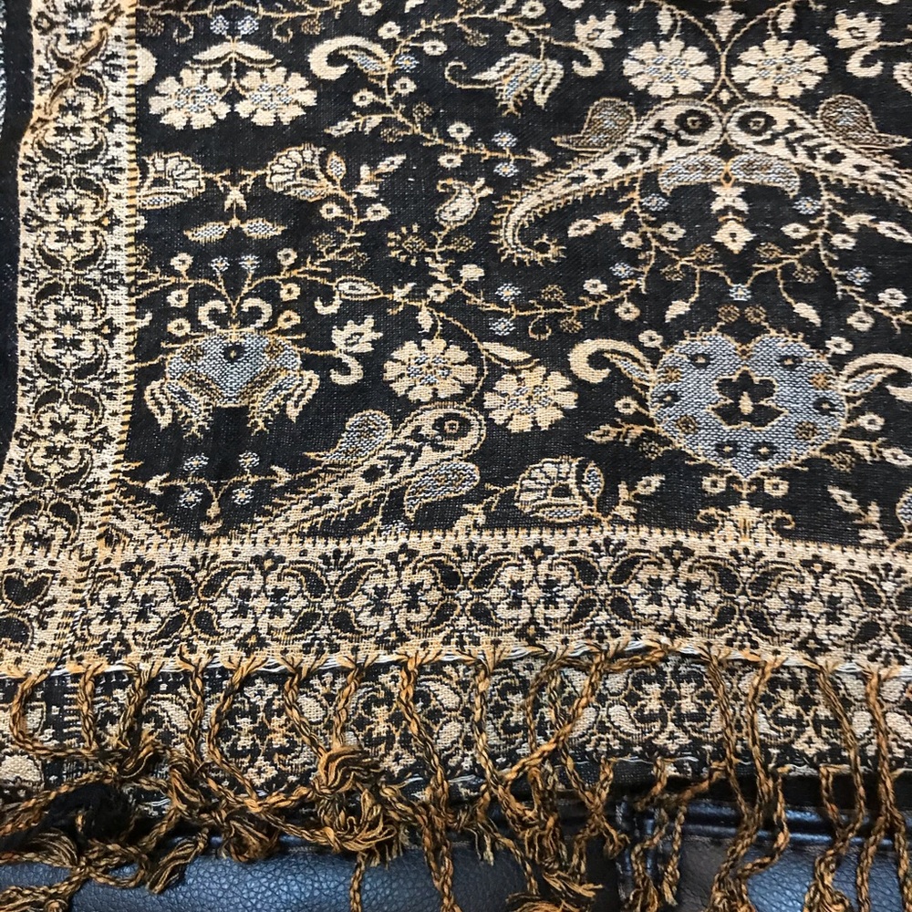 HOST PICK 10/15🎈Gorgeous Scarf - Picture 6 of 8